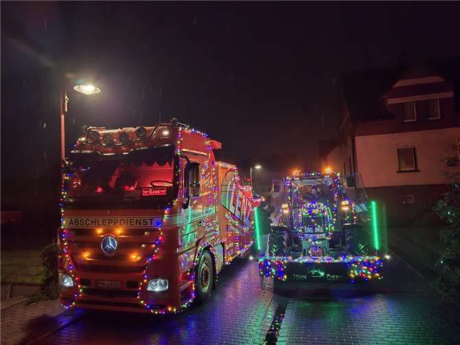 Der beleuchtete Truck und Traktor waren ebenfalls ein Highlight.