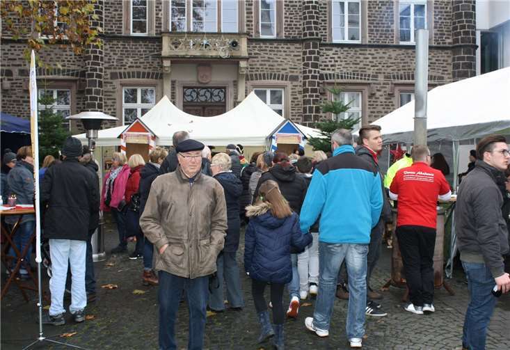 Der beliebte Polcher Katharinenmarkt erfreutesich auch in diesem Jahr an großem Besucherinteresse.