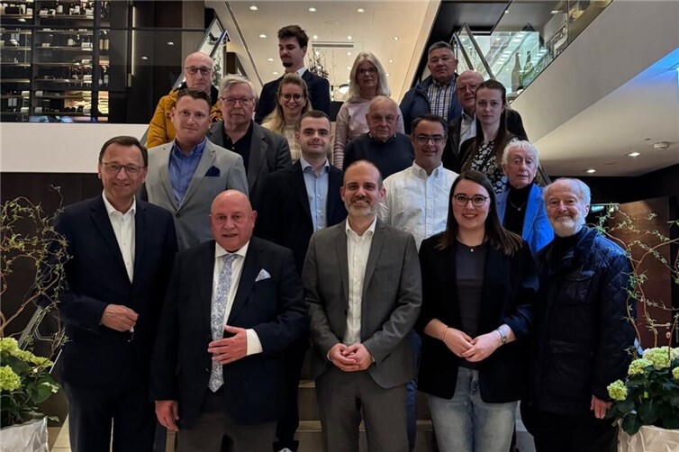 Der bisherige Vorsitzende und Stadtrat Marius Jakob wurde mit einem hervorragenden Ergebnis erneut in seinem Amt bestätigt.