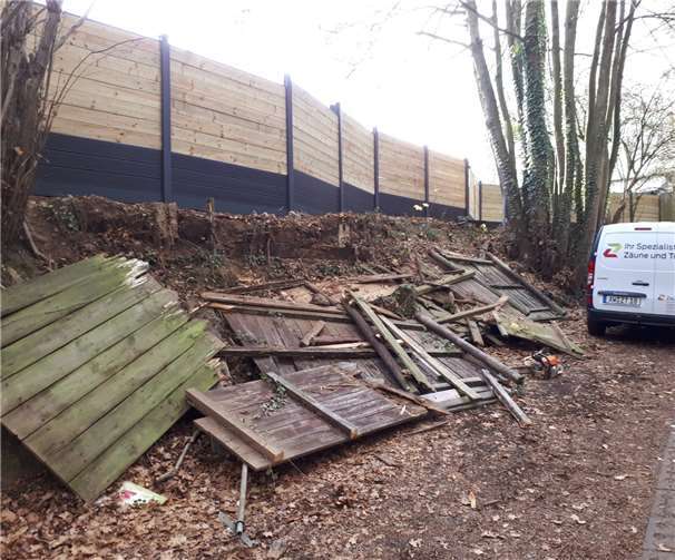 Der bisherige baufällige Holzzaun ist Geschichte. privat