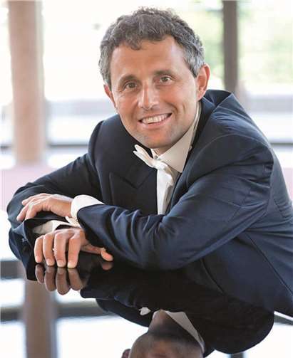 Der bulgarische Pianist Vesselin Stanev kommt in die Grafschaft. privat