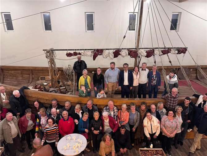 Der deutsch-französische Freundeskreis Bad Hönningen - Saint-Pierre-lès-Nemours feiert das erste Oktoberfest in Saint Pierre.Fotos: privat