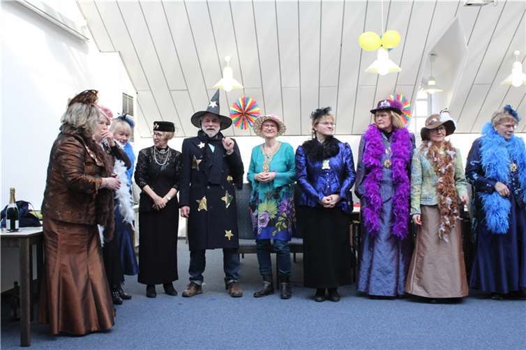 Der diesjährige Möhnen-Empfang an Weiber-Donnerstag im Sinziger Rathaus stand unter einem besonderen Motto. Foto: privat