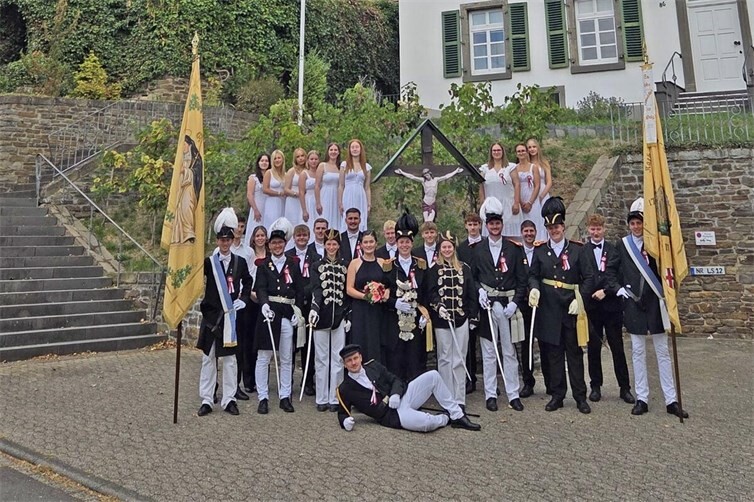 Der diesjährige Vorstand und die Ehrendamen.
