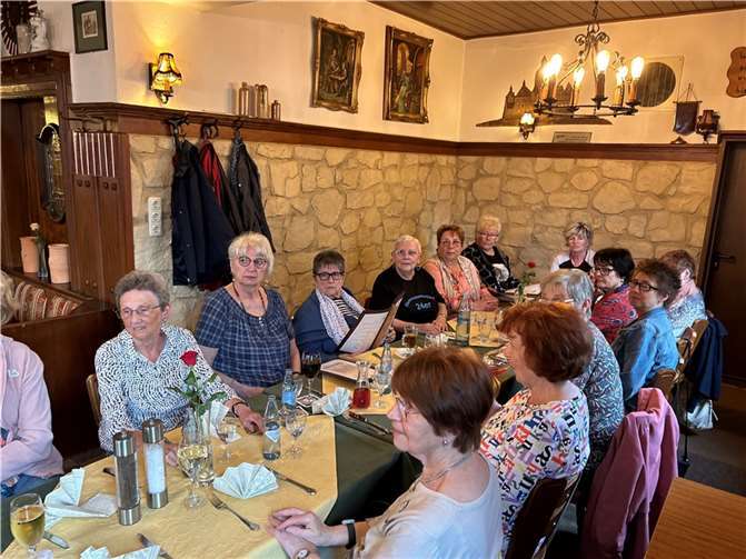 Der diesjährige offizielle Damentreff.  Fotos: Gesellschaftliche Vereinigung 1924