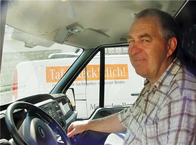 Der ehrenamtliche Tafelfahrer Hermann Mohr kommt von einer großen Tour. Foto: E.T. Müller