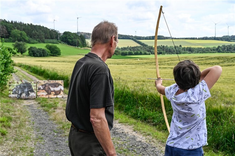 Der eigene Bogen wird im Anschluss getestet