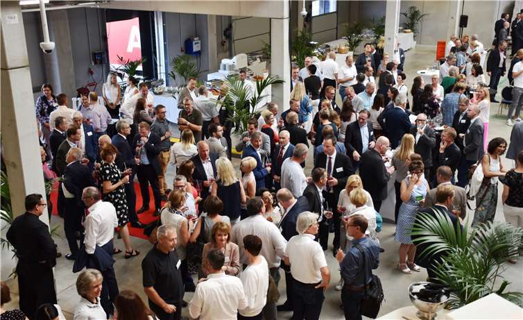 Der elfte WfG Unternehmertag fand in der Lagerhalle von Hygiene Fincke in Bassenheim. Fotos: HEP