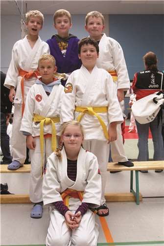 Der erfolgreiche Judo-Nachwuchs des Judo Club Maifeld e.V. bei der Plüschtier-Olympiade 2013 in Koblenz.privat
