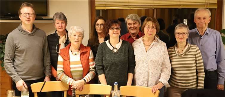 Der ergänzte Vorstand des MGV Eintracht NOW: (v.l.) Erwin Schramm, Karin Merten, Renate Schönfeld, Klemens Meurer. Foto: Michael Schiele