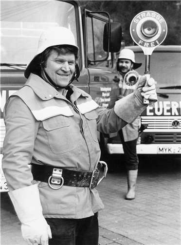 Der erste Jugendwart bei der Gründung der Jugendfeuerwehr hieß Ludwig Schlaf. BS