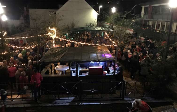 Der erste Leubsdorfer Weihnachtsmarkt war sehr gut besucht.Foto: privat