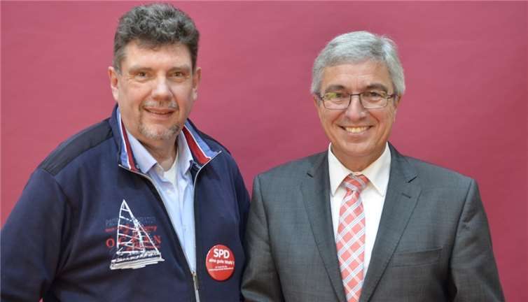 Der erste Vorsitzende Klaus Herbel vom SPD Gemeindeverband in der VG Weißenthurm mit dem Landesvorsitzen Roger Lewentz in Absprache.privat