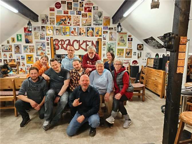 Der erste Vorsitzende Martin Reichstein (Mitte) und einige Gründungsmitglieder.  Foto: privat