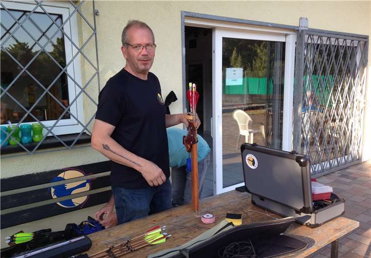 Der erste Vorsitzende des Bogenschützen Rheinbach e. V.,Thomas Schmitz, freut sich, dass der Verein jetzt endlich wieder kostenlose Schnupperkurse anbieten kann. Foto: privat