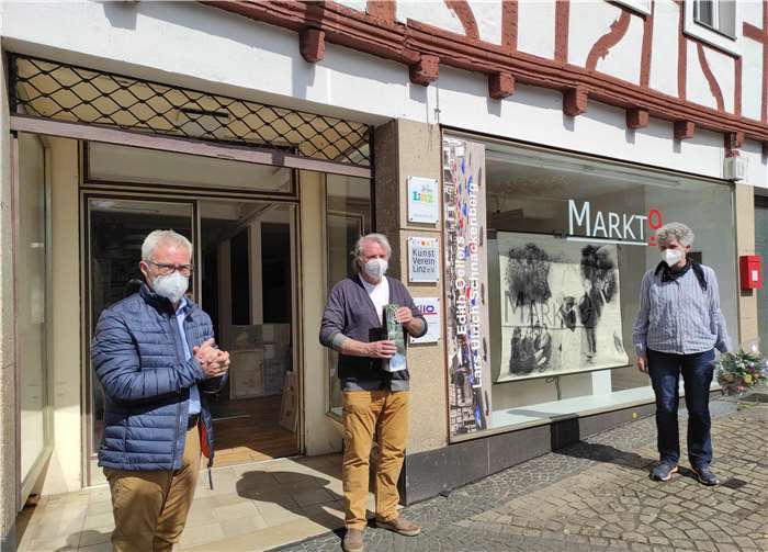 Der erste Vorsitzende des Kunstvereins, Norbert Boden, stellte das Konzept und die beiden Künstler vor.
