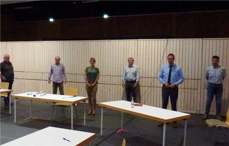 Der erweiterter Vorstand der SPD-VAG Rhein-Mosel tagte in Spay: v. li.: Andre Balz, Winnigen, Helmut Schreiber, Rhens, VG-Beigeordnete Anja Glomb, Fraktionsvorsitzender im VG-Rat Klaus Frevel, Staatssekretär im RLP-Gesundheitsministerium Dr. Alexander Wilhelm und Helmut Ackermann, Niederfell. Foto: privat