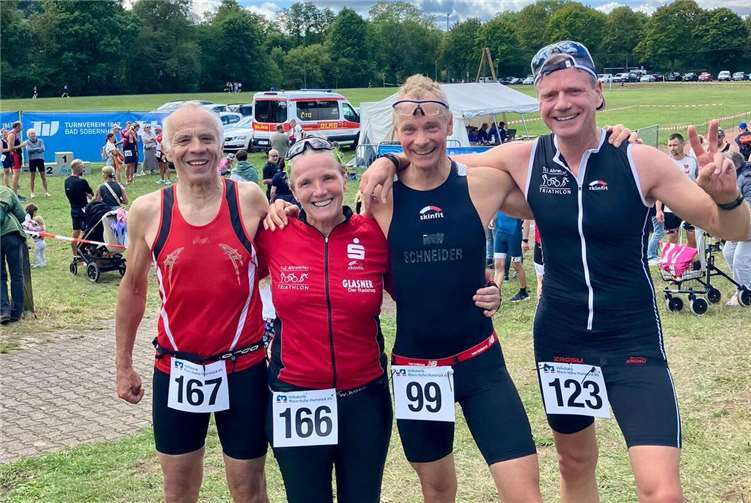 Der familienfreundliche Triathlon in schöner Umgebung mit vielen ehrenamtlichen Helfern war ein Event, so waren sich alle einig, dass im nächsten Jahr bestimmt wiederholt wird. Foto: privat