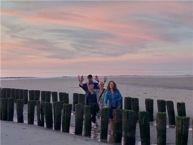 Der farbenfrohe Sonnenuntergang über der Nordsee rundete das Erlebnis perfekt ab.  Foto: Lebenshilfe Neuwied-Andernach