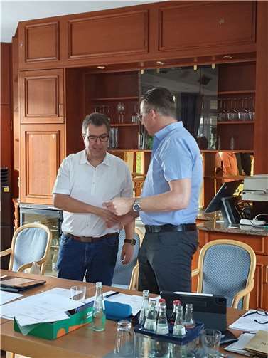 Der formelle Teil der Sitzung begann mit der Verpflichtung der Ratsmitglieder. Foto: privat