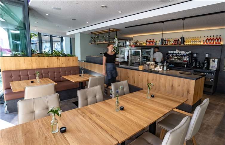 Der frisch renovierte Innenraum des Bistros.  Foto: Stephan Wirwalski