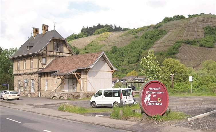Der gemeindeeigene Parkplatz wird zeitgemäß umgestaltet. -dte-