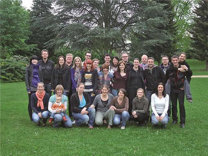 Der gemischte Chor „Singsucht“ von Ars Musica Ochtendung tritt in der Reihe der Promenadenkonzerte in den Rheinanlagen auf. privat