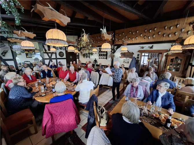Der gemütliche Nachmittag mit vielen angeregten Gesprächen wurde bereichert durch kurzweilige Vorträge.  Foto: Stadtverwaltung Sinzig