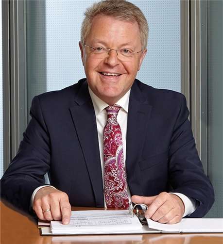 Der genossenschaftliche Ansatz hat nicht nur eine lange Tradition, sondern auch eine erfolgreiche Zukunft, davon ist Elmar Schmitz, Vorstandsvorsitzender der Volksbank RheinAhrEifel eG, fest überzeugt.
