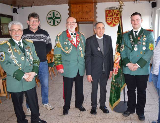 Der geschäftsführende Vorstand mit Präses (von links): Bernhard Paris, Peter Orbonz, Martin Schlimpen, Pastor Johannes Steffens, Hauke Ottersbach und Heidi Retzlaff.AB