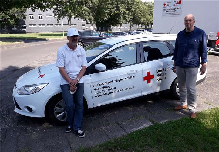 Der gesundheitspolitische Sprecher der Grünen-Kreistagsfraktion, Martin Schmitt (re.), besuchte das Corona-Testzentrum und anschließend das DRK-Bildungszentrum. Foto: G. Arleth