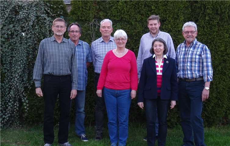 Der gewählte Vorstand: (v. l.) K.-H. Müller, J. Höhle, H. Fiedler, I. Contemprée, T, Leuning, H. Wagner und H.-D. Stein. privat