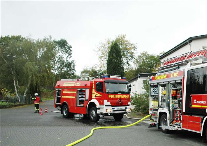 Der große Innenhof bot reichlich Platz für den Aufbau von Fahrzeugen und Gerät der Sinziger Wehr.Fotos:BL