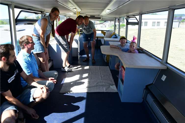Der großzügige Spielbereich im Obergeschoss des Kids-Bus.  Foto: KERN