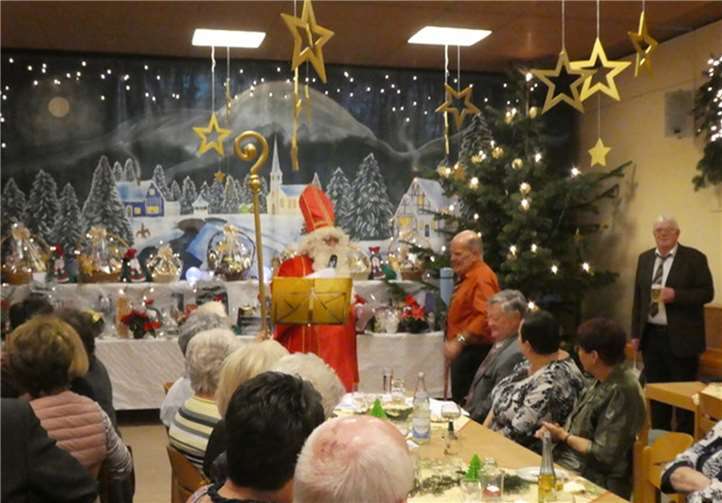Der heilige Nikolaus brachte viele Geschenke für die fleißigen Helfer des Vereins.