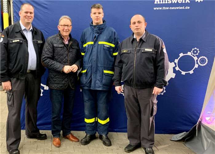 Der heimische CDU-Bundestagsabgeordnete Erwin Rüddel (2.v.l.) beim THW Ortsverband Neuwied.