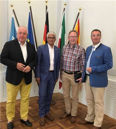 Der heimische CDU-Bundestagsabgeordnete Erwin Rüddel (2.v.r.) sowie (v.l.) Guido Ernst, MdL, der Bonner OB Ashok-Alexander Sridharan und Horst Gies, MdL sehen positive Perspektiven der Ausgleichsregion Bonn.  privat