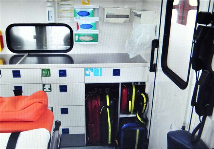 Der hintere Teil wird von den Ettringer Spezialisten Krankentransport gerecht ausgebaut. Dafür benötigen die DRK-ler Spenden.