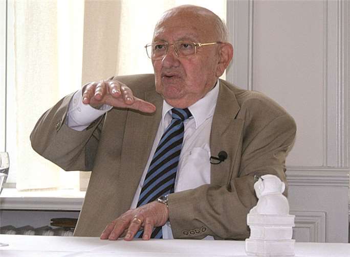 Der hohe Gast gab erwartungsgemäß den klugen, streitlustigen und gewitzten Redner. HG