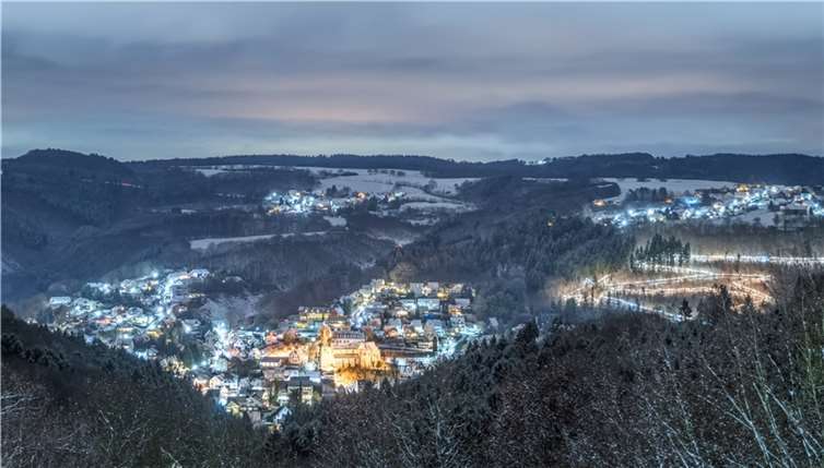 Weihnachtsdorf Waldbreitbach erstrahlt wieder Der idyllische Ort Waldbreitbach im Wiedtal verwandelt sich bereits seit über 30 Jahren in das Weihnachtsdorf Waldbreitbach. Fotos: Andreas Pacek/Touristik-Verband Wiedtal e.V.