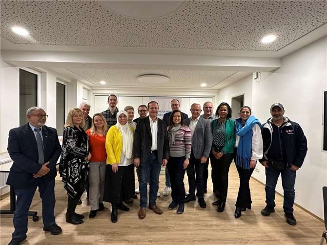 Der im November dieses Jahres neugewählte Beirat für Migration und Integration im Landkreis Neuwied hat auf seiner Konstituierenden Sitzung personelle Weichenstellungen bis ins Jahr 2029 mit Dilorom Jacka als neuer Vorsitzenden vorgenommen.  Foto: Kerstin Schwanbeck-Stephan / Kreisverwaltung Neuwied