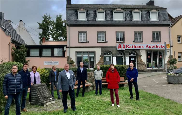 Der jüngst neu gewählte Vorstand der CDU Irlich traf sich am Weiherplatz.Foto: CDU Irlich