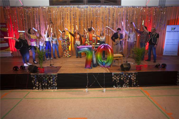 Der junge Chor Thalhausen begeistere bei seinem Auftritt.  Fotos: Wolfgang Tischler