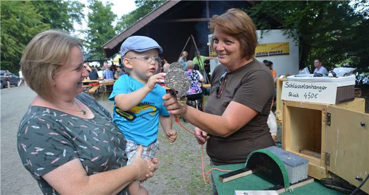 Der kleine Linus aus Hohenleimbach ist schon ein großerEulen-Freund.
