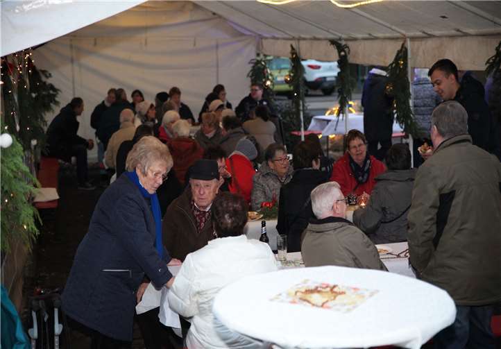 Der kleine, aber gemütliche Weihnachtsmarkt ist aus dem Stadtteil nicht mehr wegzudenken.privat