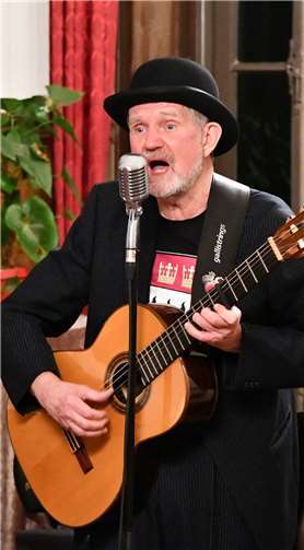 Der kölsche Gitarrist Thomas Cieslik