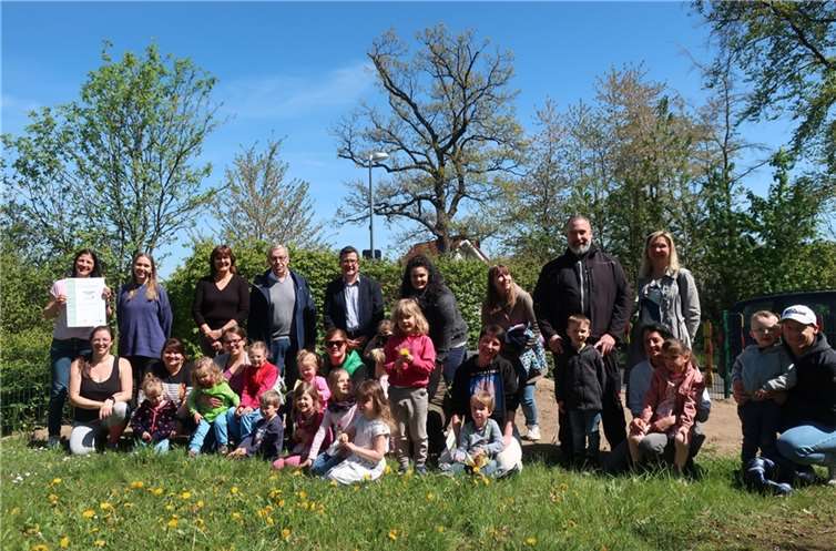 Der kommunale Kindergarten Kalenborn in Vettelschoß ist für die nächsten fünf Jahre offizielle Naturpark-Kita. Quelle: Naturparks Rhein-Westerwald e. V.