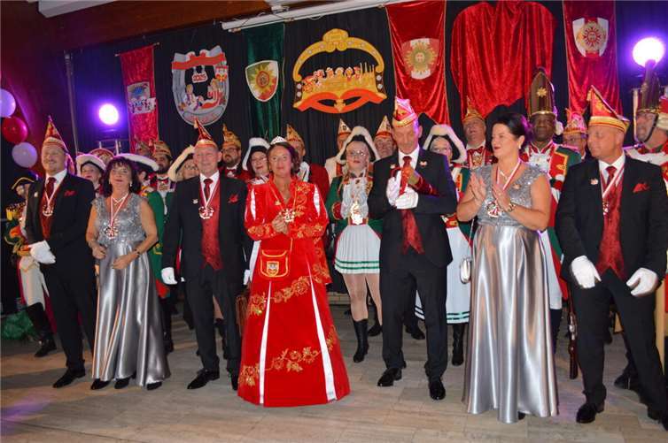 Der komplette Hofstaat um die charmante Prinzessin. Fotos: AB