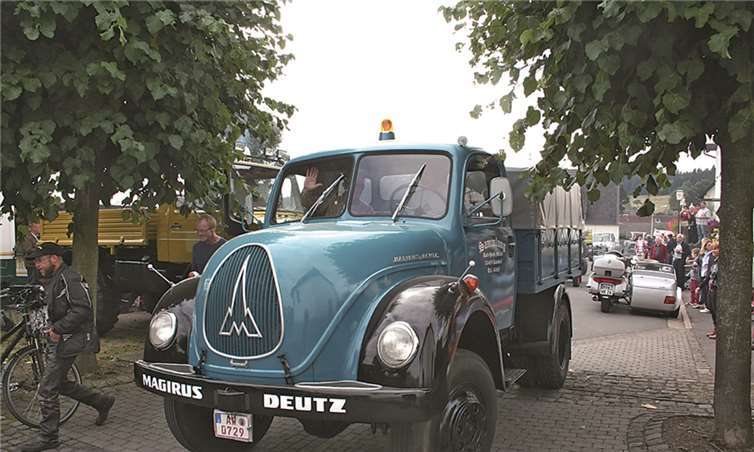 Der liebevoll restaurierte „MAGIRUS-Rundhauber“ führte den Oldtimer-Korso anlässlich der diesjährigen Spessarter Kirmes an. WER