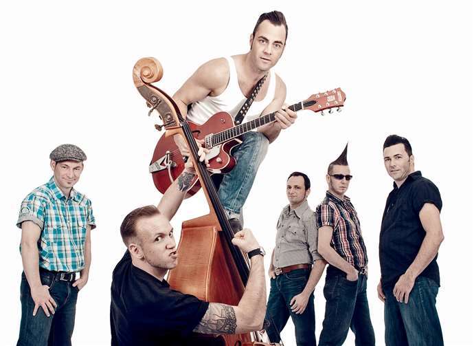 Der mehrstimmige Gesang, der knackige Kontrabass, die fetzige Vollresonanzgitarre, das panisch röhrende Saxophon, das schrille Piano, und der treibende Beat sind der Garant für ein unnachahmliches Musikerlebnis in legendären 50er Sound.Foto: privat